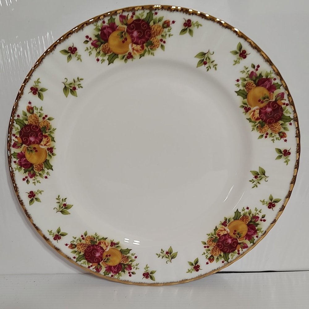 Royal Albert Old Country Roses Holiday 11-Inch Dinner Plate